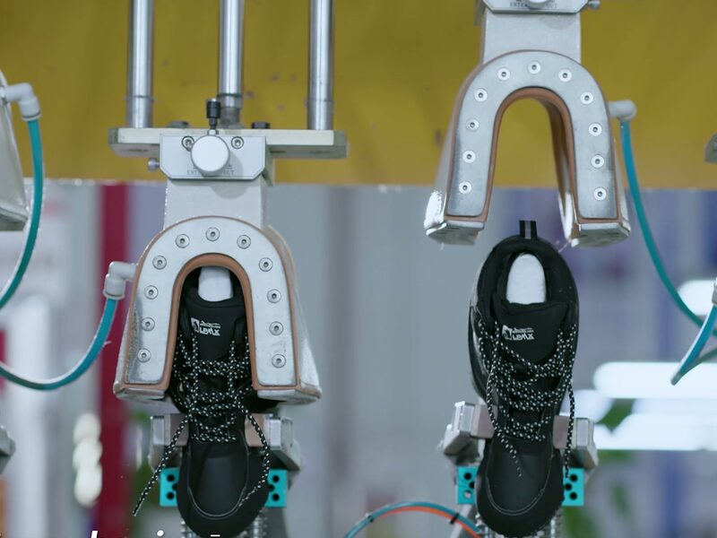 Automated shoe last shaping machines