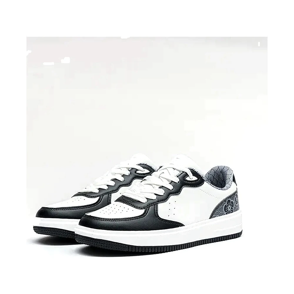 Court base style — low-top leather sneaker